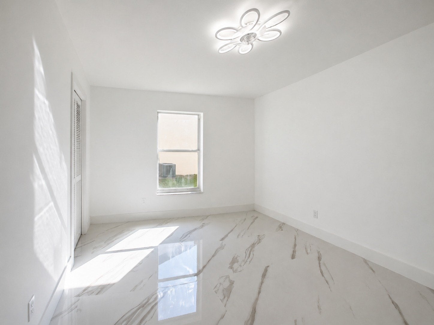 Building Photo - 3832 Sabal Springs Blvd
