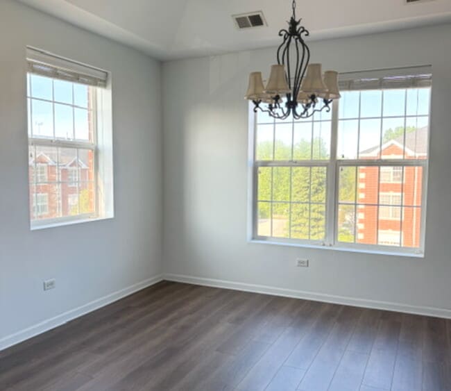 Building Photo - 16600 Liberty Cir