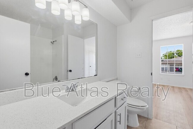 Building Photo - 8108 Foxfire Ln