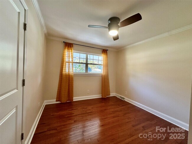 Building Photo - 2063 Eaton Rd