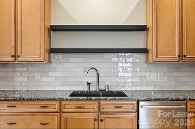 Building Photo - 520 Iverson Way