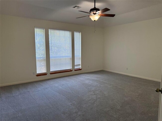 Building Photo - 1511 Homewood Cir