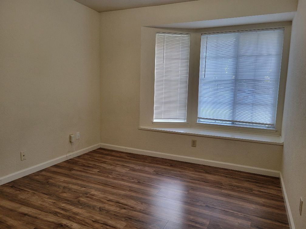 Building Photo - 1812 College Greens Dr