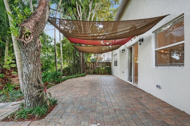 Building Photo - 6249 NW 78th Manor