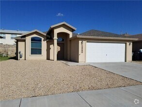 Building Photo - Near Ft. Bliss!