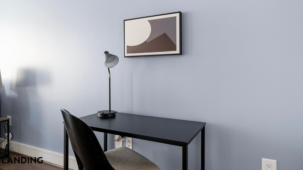 Building Photo - 777 Preston St