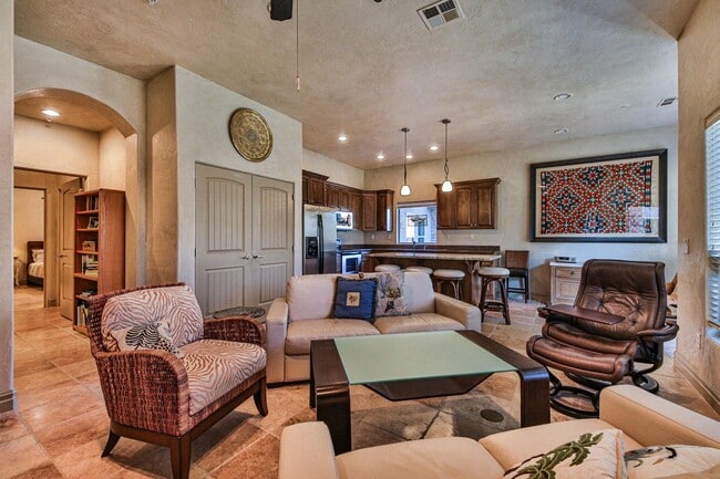 Building Photo - 280 S Luce Del Sol