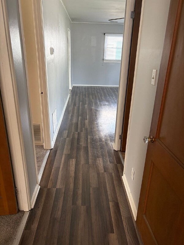 Building Photo - 909 Idlewild Dr