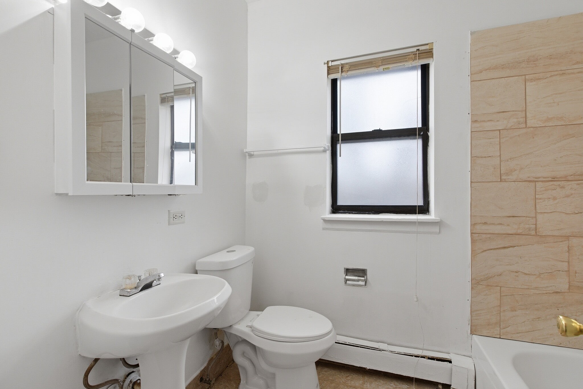 Building Photo - 235 S Lotus Ave