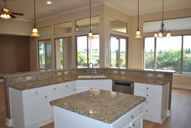 Building Photo - Gorgeous Upgraded Sun City Lincoln Hills Home