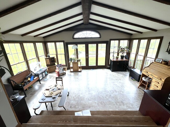 Building Photo - Spacious 4BR/3.5BA Single Family Home on 2...