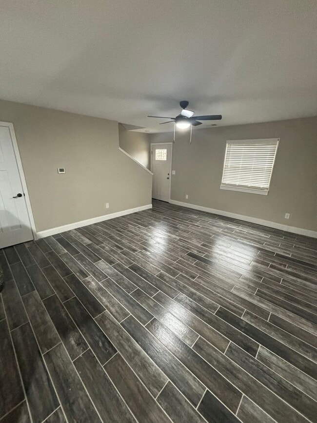 Building Photo - 3228 Summerhill Ln