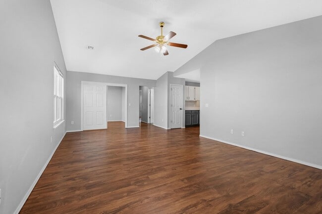Building Photo - Great Location - 3/2 close to Downtown Bentonville!