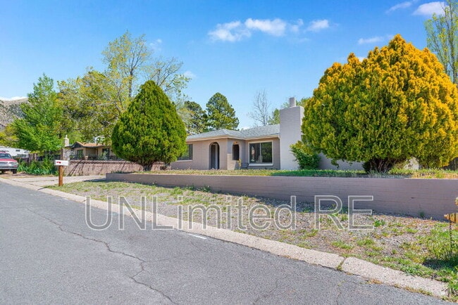 Building Photo - 2926 N Steves Blvd