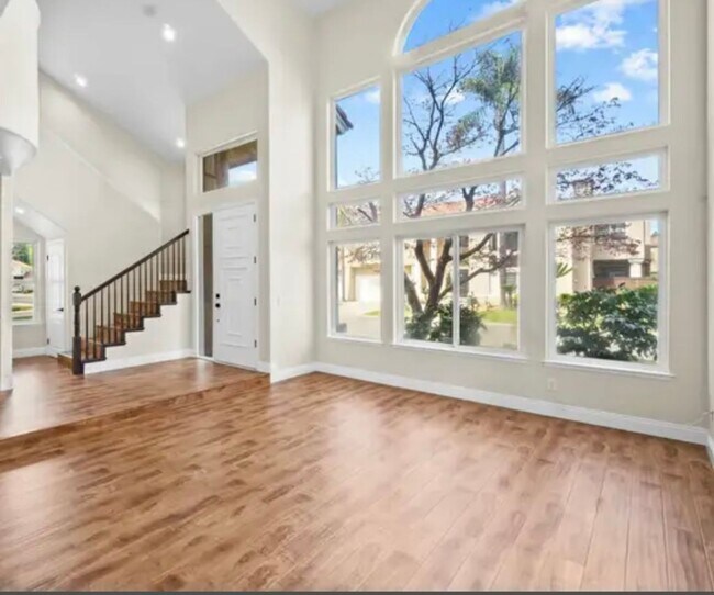 Building Photo - Single Family Home