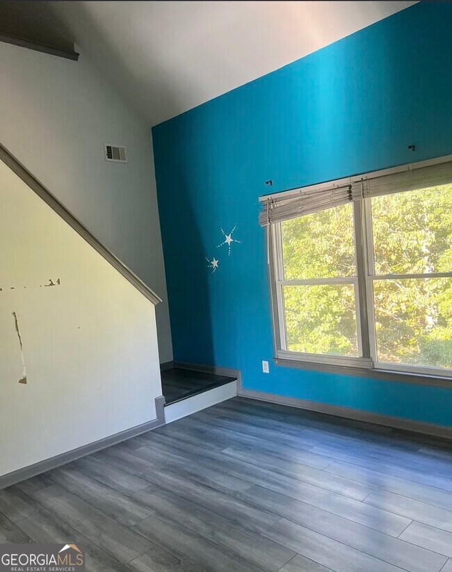 Building Photo - 3335 Prairie Dr