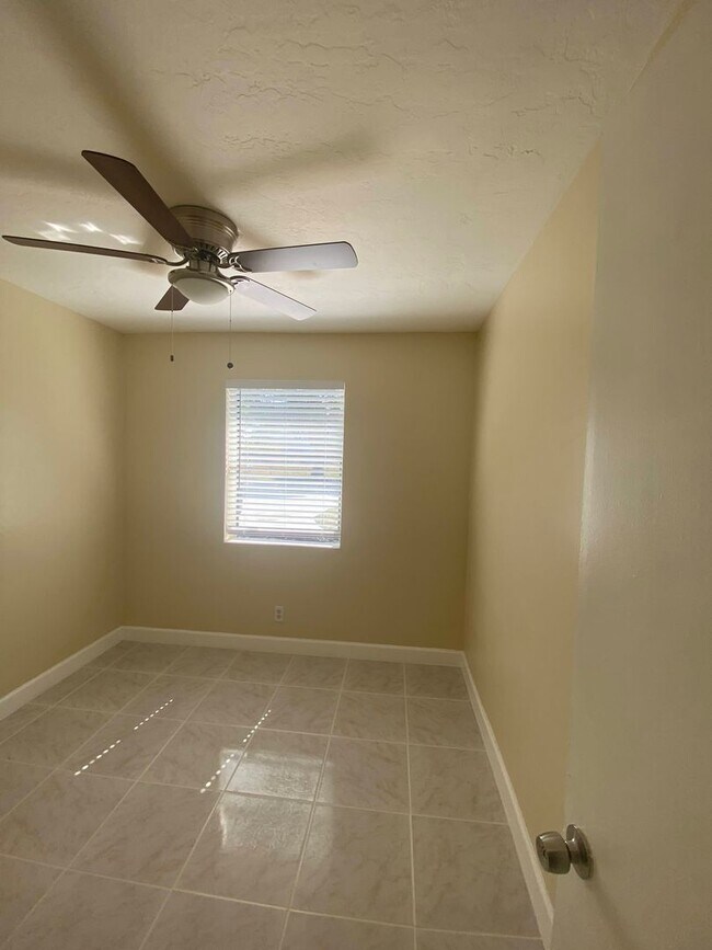 Building Photo - Beautiful 3-bedroom home located in Delray...