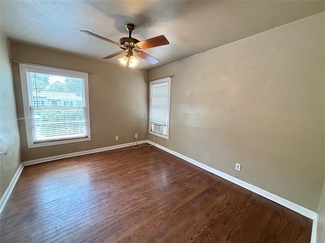 Building Photo - 4024 Lovell Ave