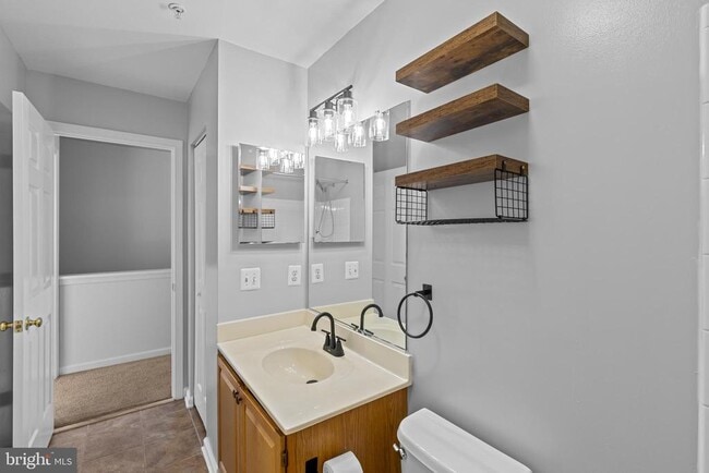 Building Photo - 6607 Rumfire Ct