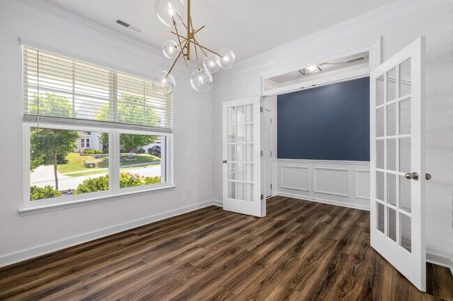 Building Photo - Spacious 5 Bedroom 3 Bath Home in highly sought after Walnut Creek!