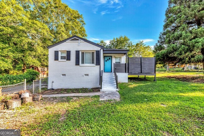 Building Photo - 811 Old Powder Springs Rd SW