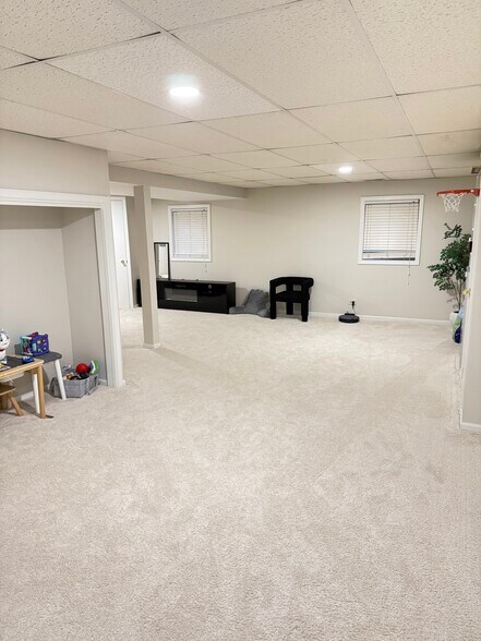 Building Photo - 1058 Longford Rd