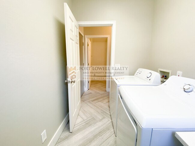 Building Photo - Beautiful Home in LAVEEN Arizona available 6.12.26 / 4 Bed/ 3bath