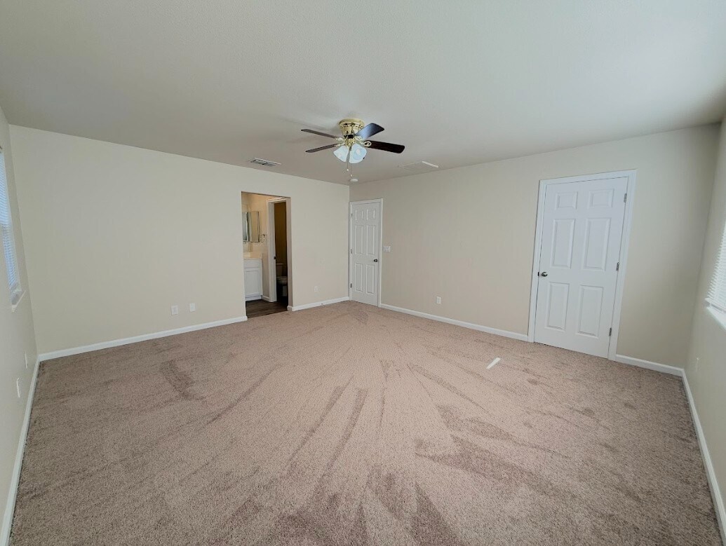 Building Photo - 1330 Riverside Ct