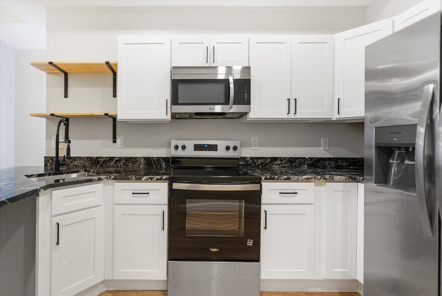 Building Photo - 1415 E Lanvale St