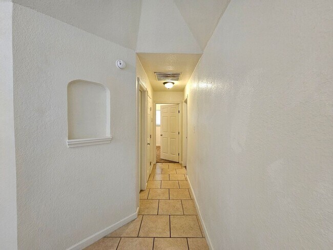 Building Photo - AVAILABLE NOW!