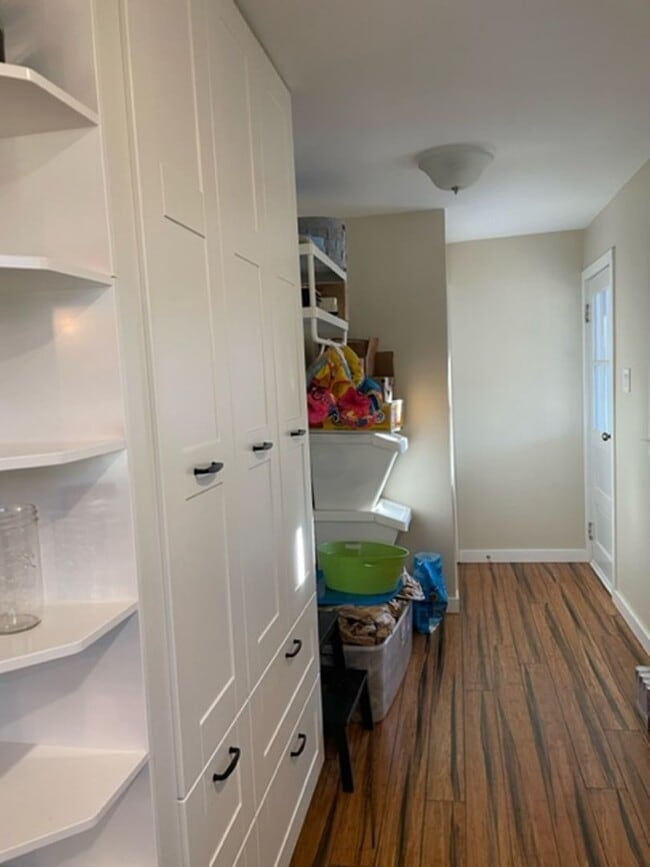 Building Photo - 4 bed/3bath-University Elementary School/I...