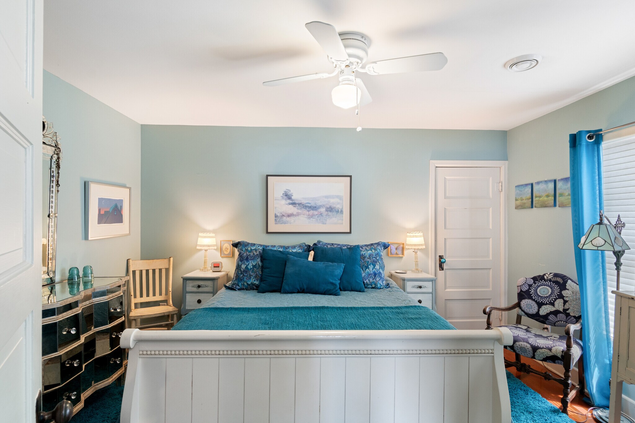 Main bedroom - 123 S Ferry Dr