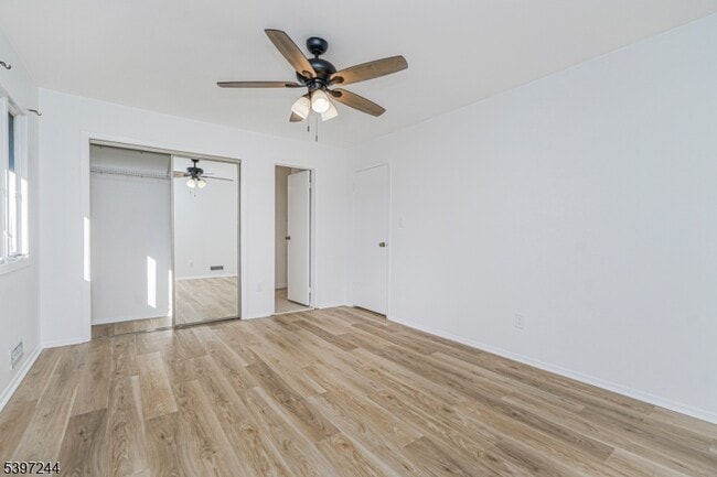 Building Photo - 17 Throckmorton Ln