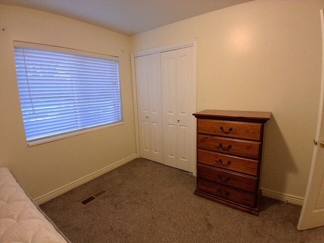 Building Photo - 1533 Riverside Ave