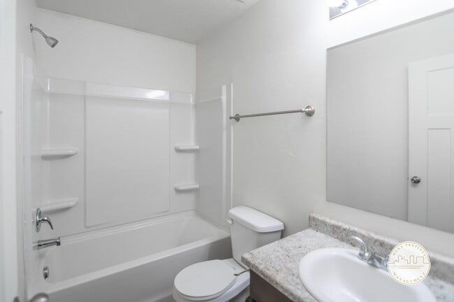 Building Photo - Lovely 2-Bed, 2-Bath Condos in The Meadows in Provo. Modern Floor Plan and Perfect Location!