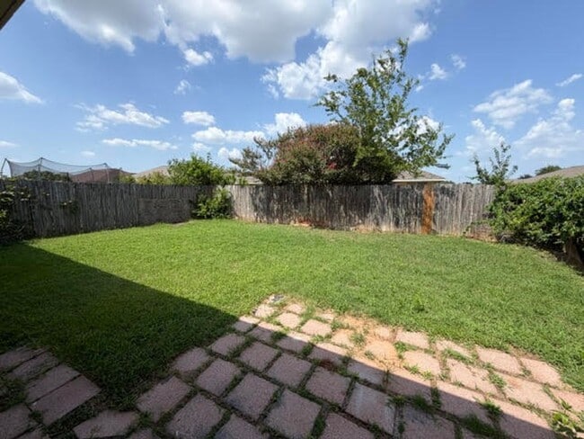 Building Photo - 10209 Lilac Ln