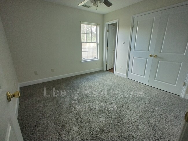 Building Photo - 1113 Kelly Dr
