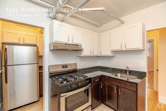 Building Photo - Charming and Spacious 1 bed for rent! Heat...