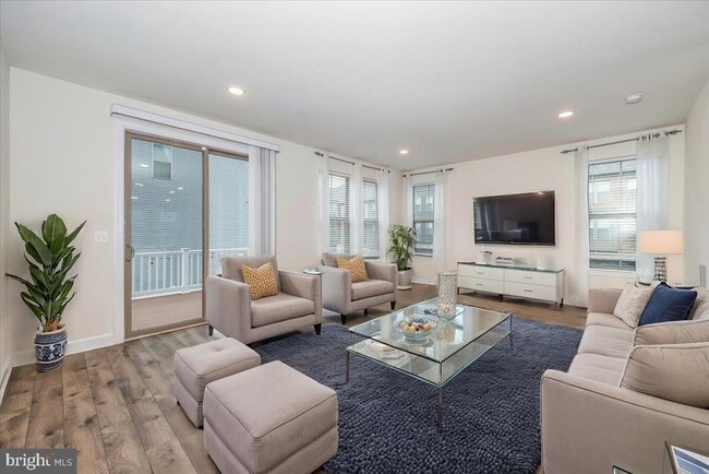 Building Photo - 45366 Daveno Square