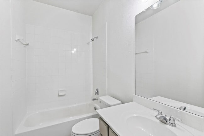 Building Photo - 4424 Overbrook Dr