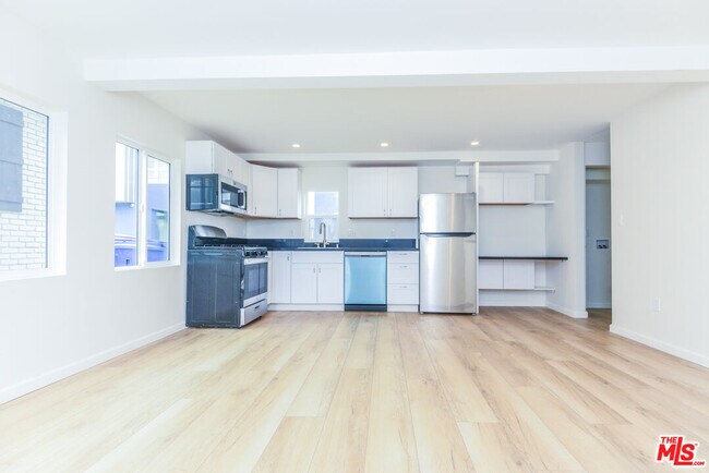 Building Photo - 1855 Euclid St