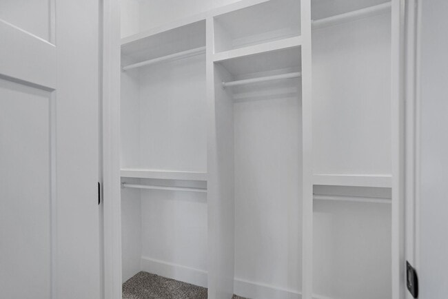 Building Photo - 3 Bedroom Home For Rent Near Dover Road!