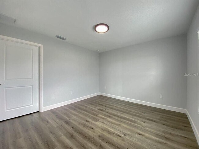 Building Photo - 10125 Amicola St