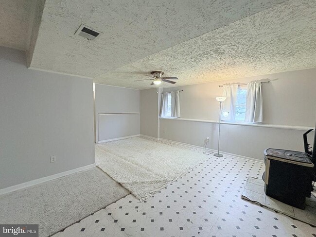 Building Photo - 2000 English Oak Ct