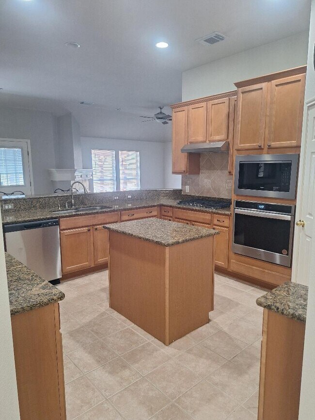 Building Photo - 112 S Lynnwood Trail