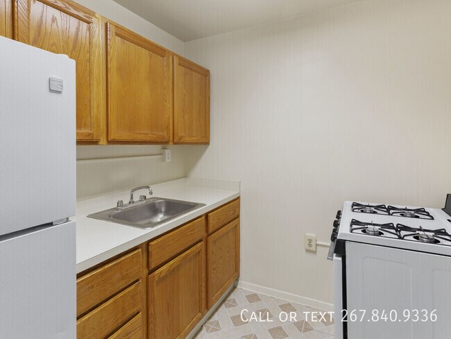 Building Photo - 4030 Livingston Rd SE