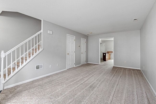 Building Photo - 133 Creekside Ct