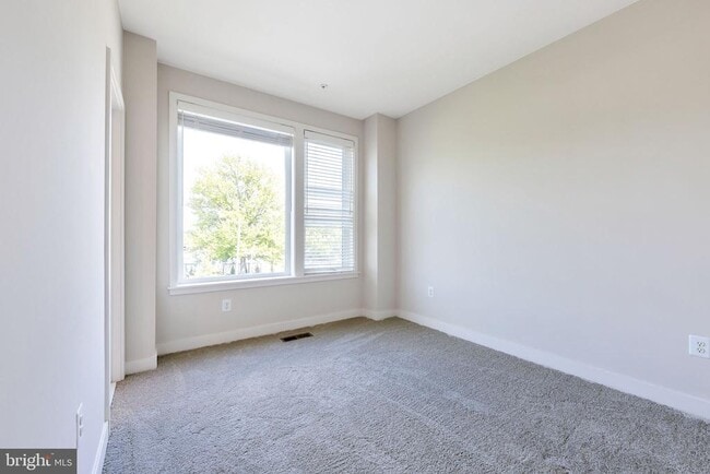 Building Photo - 16608 Crabbs Branch Way