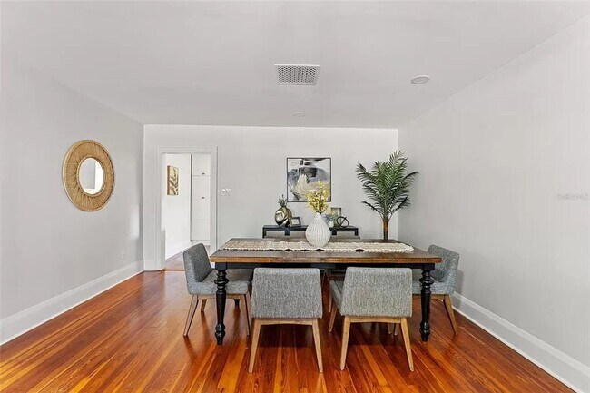 Building Photo - Heights updated bungalow - price reduced!