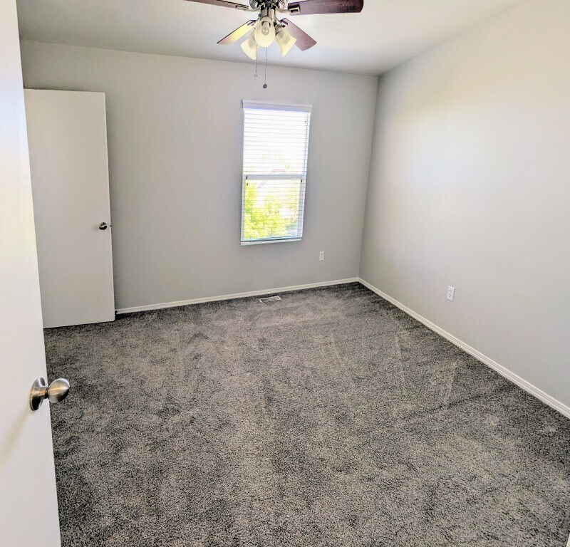 Building Photo - 118 1810 N